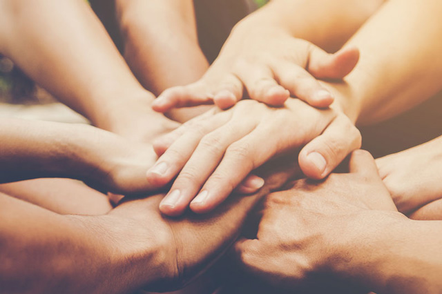 Eltern tauschen sich online aus – Community im Bindungskurs von Sichtwechsel: Dein digitales Dorf