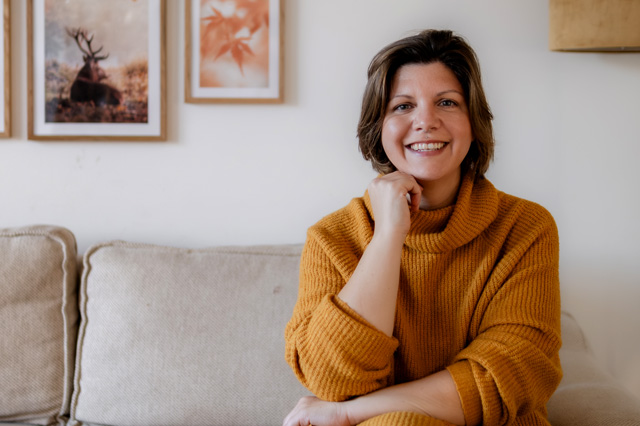 Katharina von Sichtwechsel im Bindungskurs-Modul „Du bist das Herzstück“ – Eltern lernen, wie sie ohne Strafen mehr Verbindung schaffen.