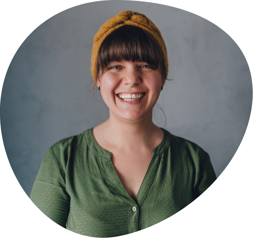 Katharina von Sichtwechsel – Expertin für bindungsorientierte Erziehung und eine liebevolle Beziehung zu deinem Kind